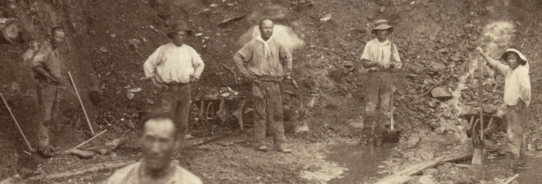 Image of chinese goldminers from 1800s 