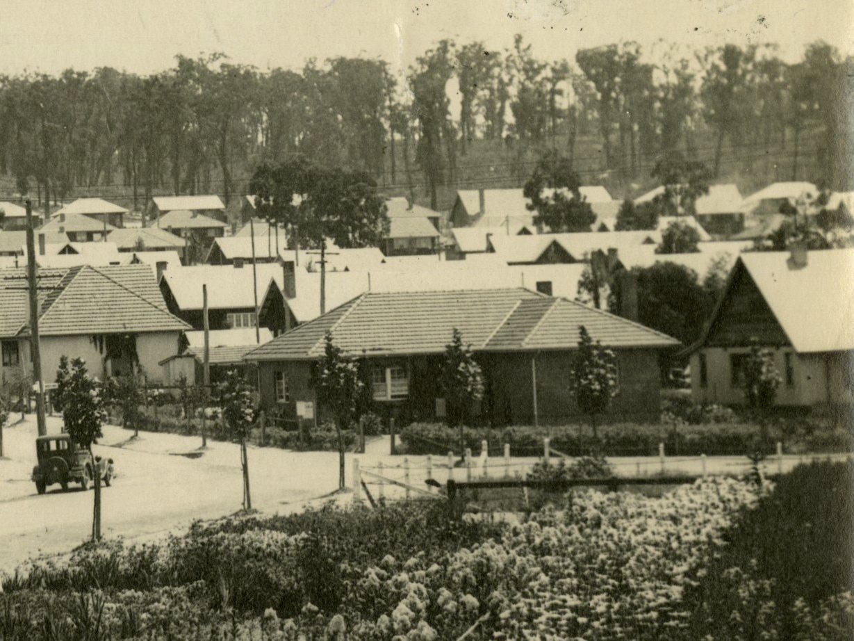 Old photo of Yallourn town 