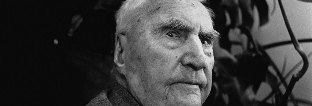 Back and white photograpg of Bill Wallace